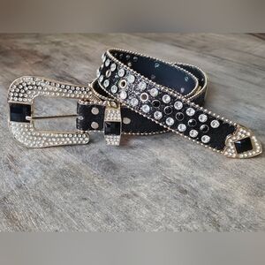 NWT Black and Gold Western Concho Rhinestone Embellished Women's Belt
